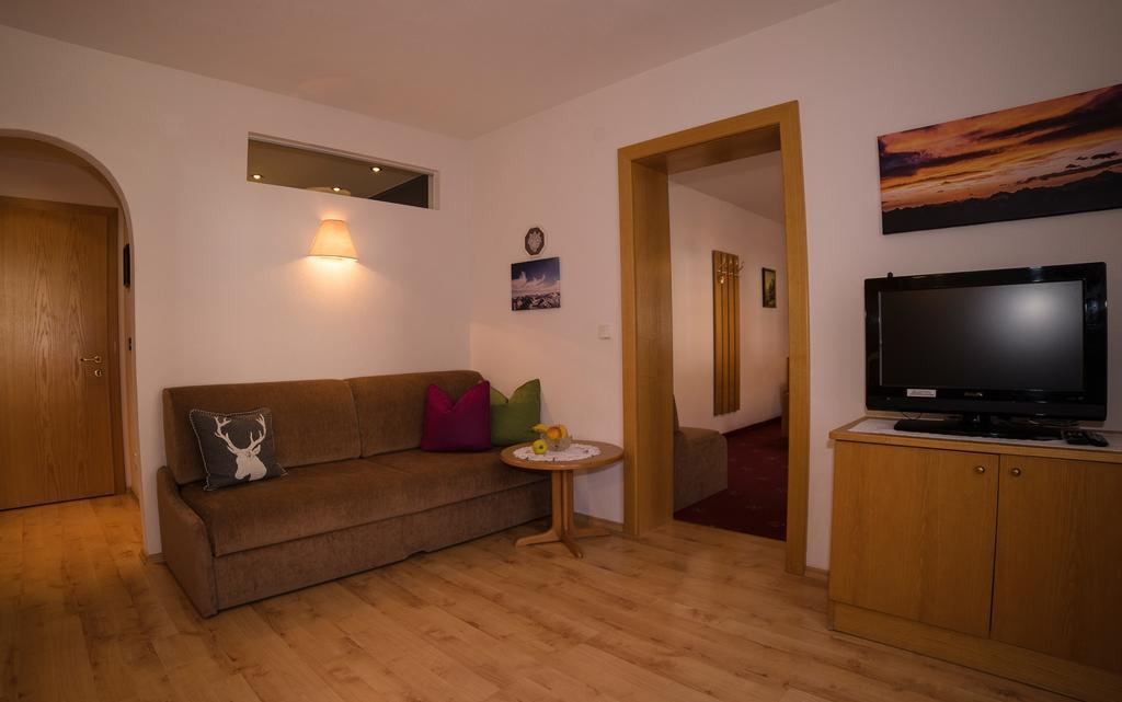 Alberts Bellevue Appartements 나우더스 객실 사진