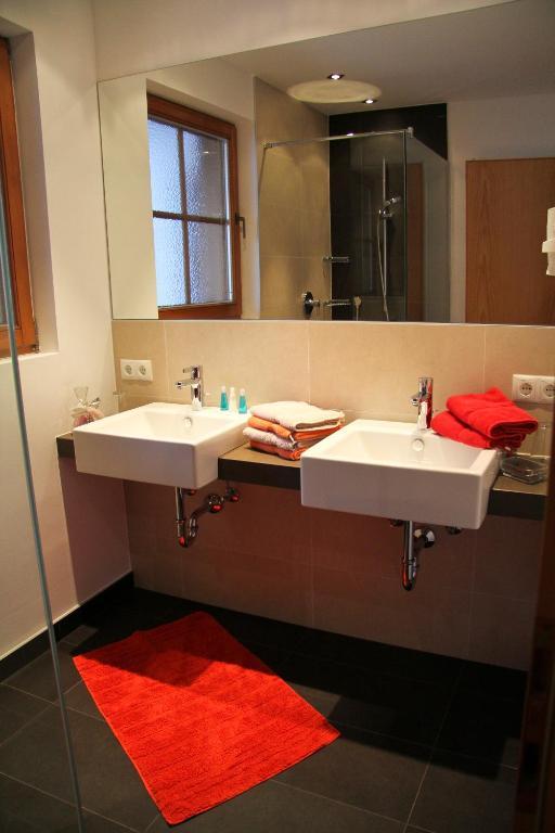 Alberts Bellevue Appartements 나우더스 객실 사진